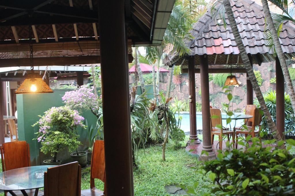 Prambanan Guesthouse Yogyakarta Ngoại thất bức ảnh