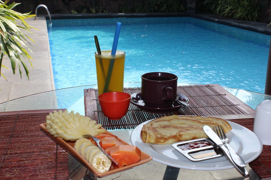 Prambanan Guesthouse Yogyakarta Ngoại thất bức ảnh