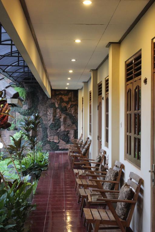 Prambanan Guesthouse Yogyakarta Ngoại thất bức ảnh