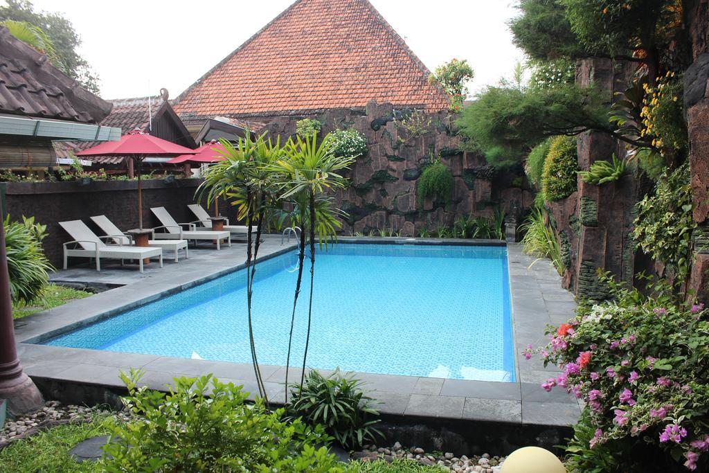 Prambanan Guesthouse Yogyakarta Ngoại thất bức ảnh